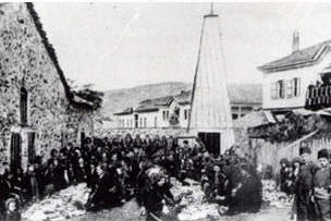 Баташката църква - Задушница в църковния двор, 1911 г.