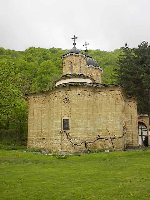 Батошевски мъжки манастир. Фото PICNIC.BG