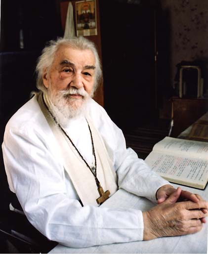 Архимандрит Иоан (Крестянкин) през 2003 г. Източник: www.pskovo-pechersky-monastery.ru.