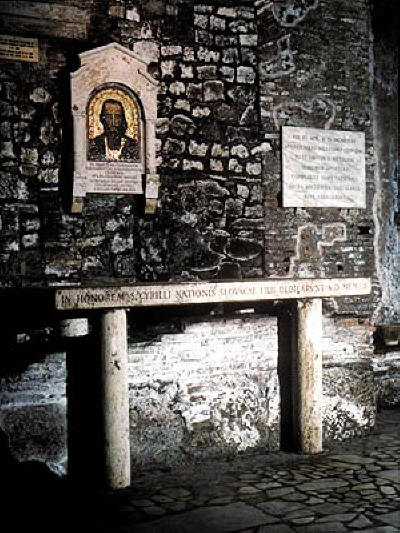 Гробът на св. Константин-Кирил Философ в църквата “Сан Клементе”, Рим